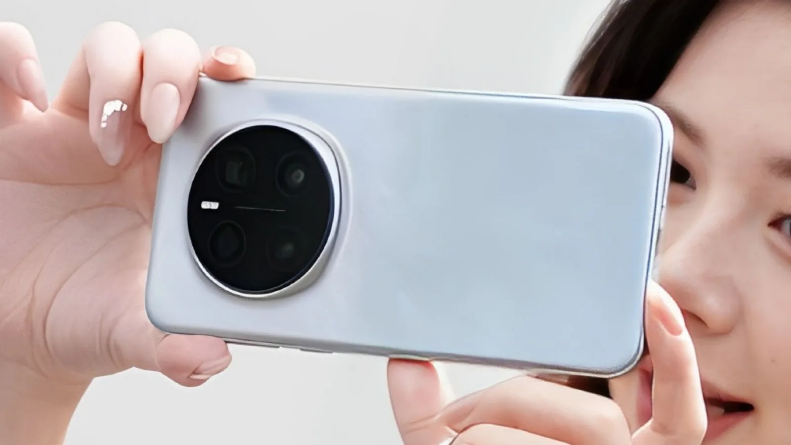 HONOR ar putea lansa un telefon compact puternic în acest an; Magic8 Pro Mini în pregătire?