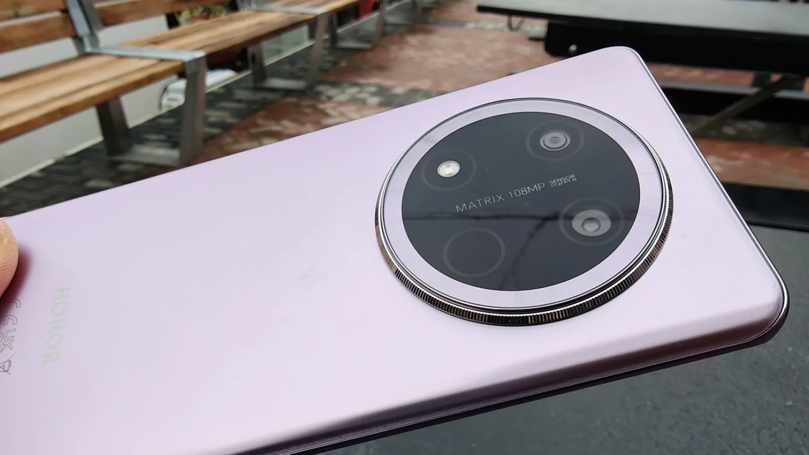 HONOR Magic7 Lite: Camera principală merge de un vlogging la Târgul de Crăciun Laminorul