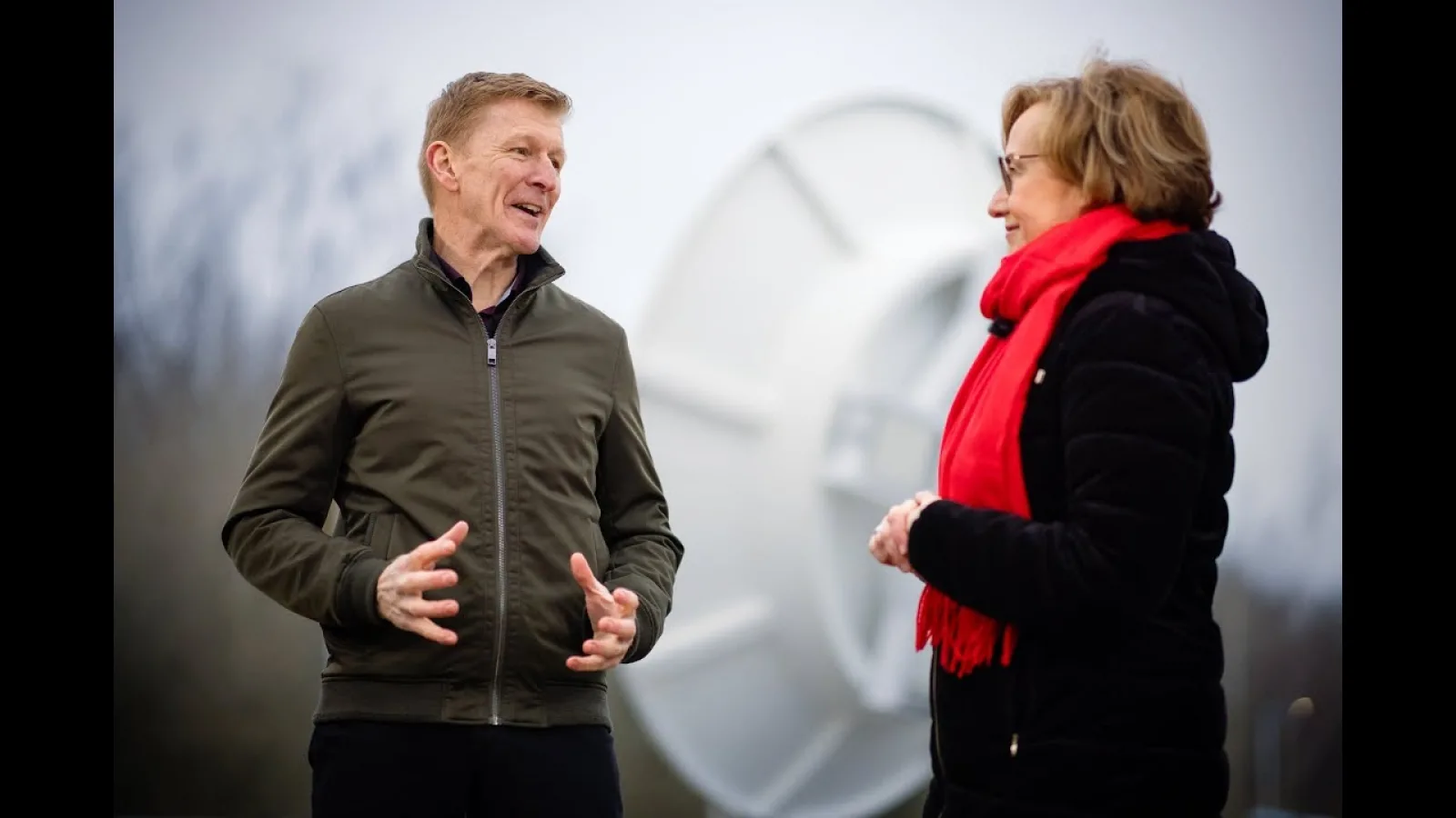 Vodafone a realizat primul apel video prin satelit, pe un smartphone, fără a folosi echipamente speciale; Și la noi din 2026!