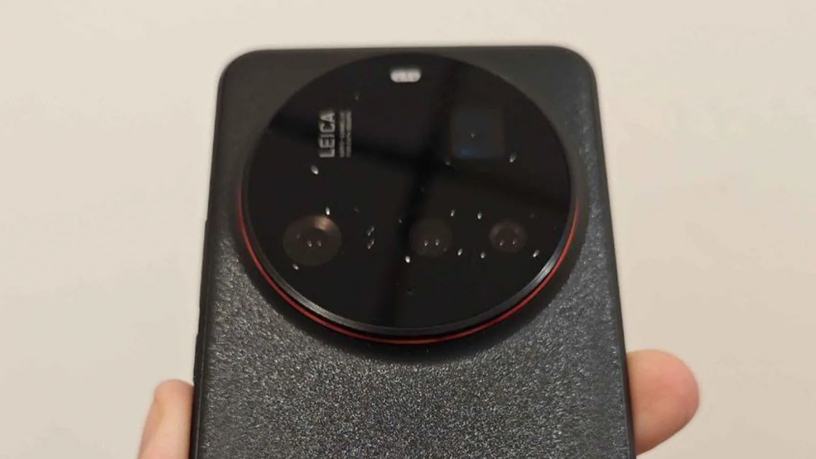 Xiaomi 15 Ultra: Variante de culoare și memorie confirmate înainte de debutul global
