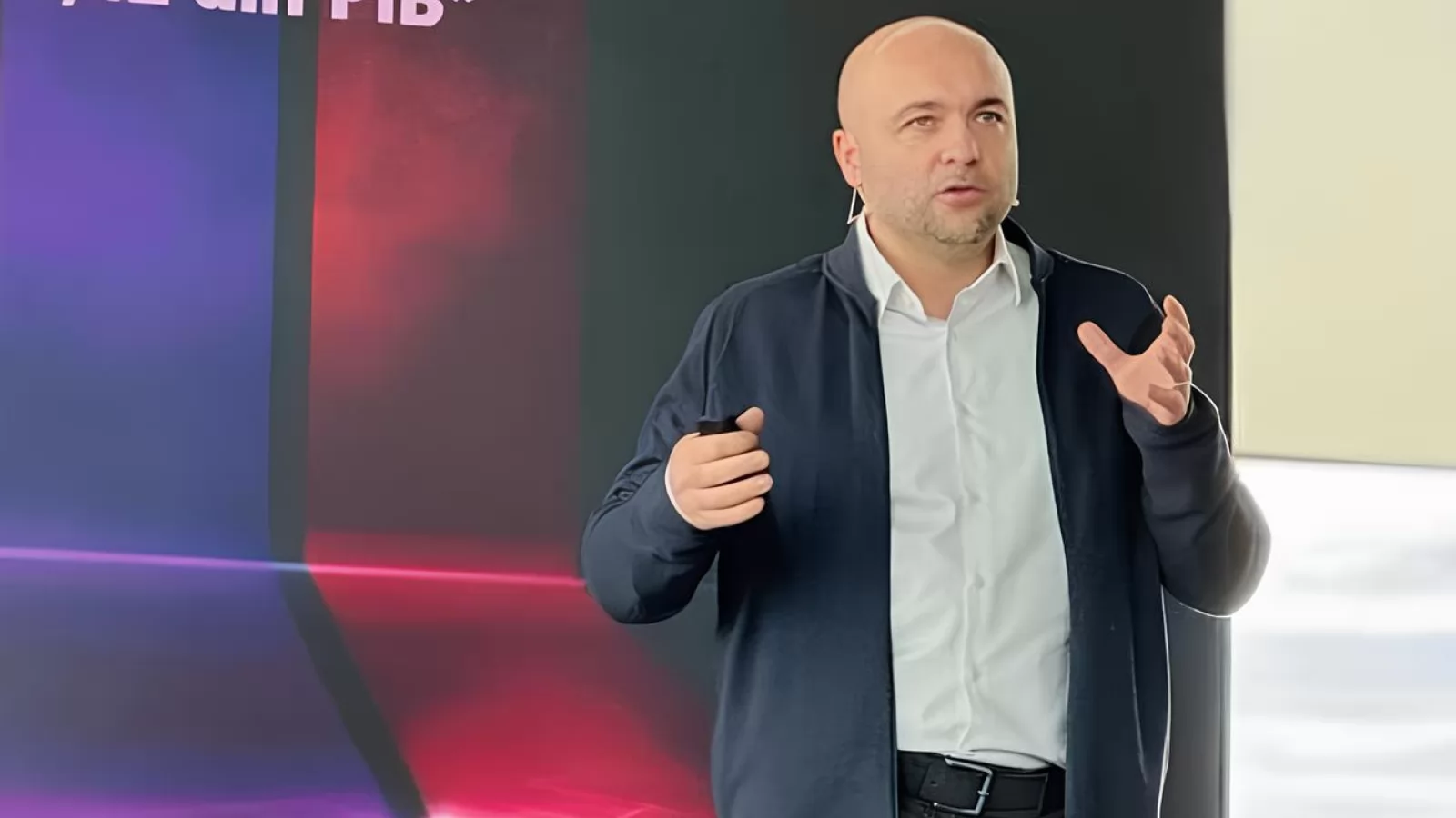 eMAG face pasul în fintech, cumpără Orange Money IFN și licențele BNR