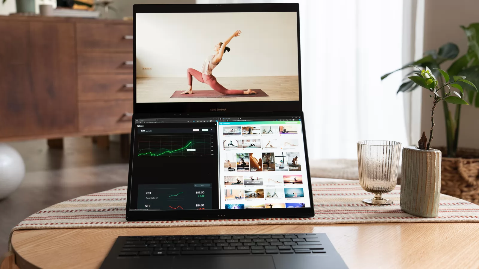 Zenbook DUO (UX8406) ajunge în România; laptop cu două ecrane OLED și hardware actualizat