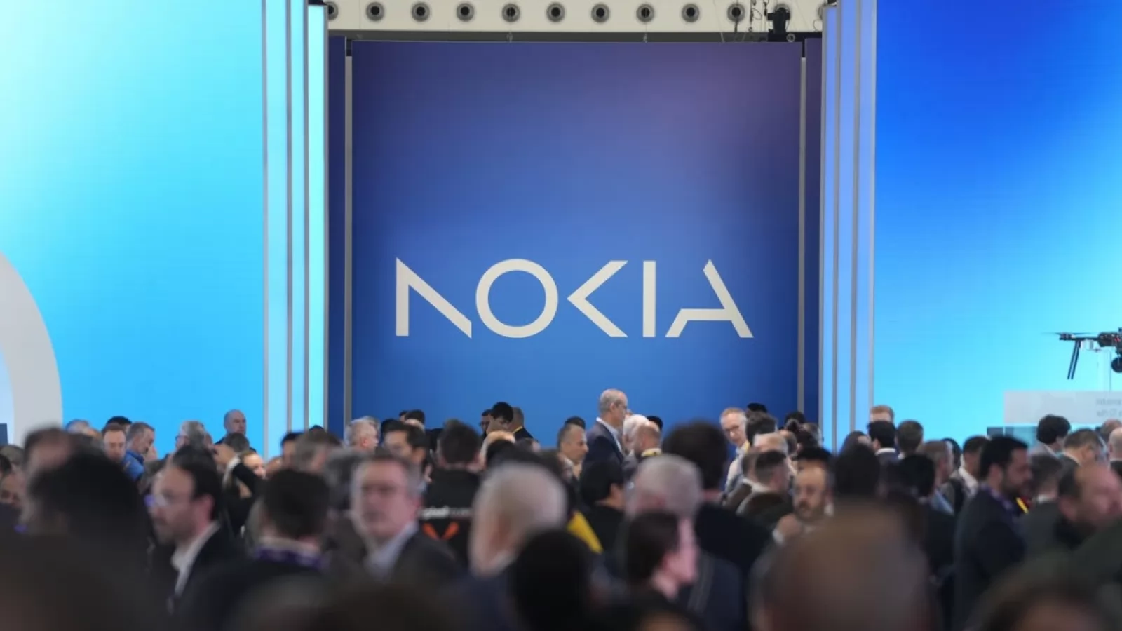 Trump vrea să cumpere Nokia şi Ericsson, pentru că SUA să aibă un cuvânt pe piaţa echipamentelor telecom