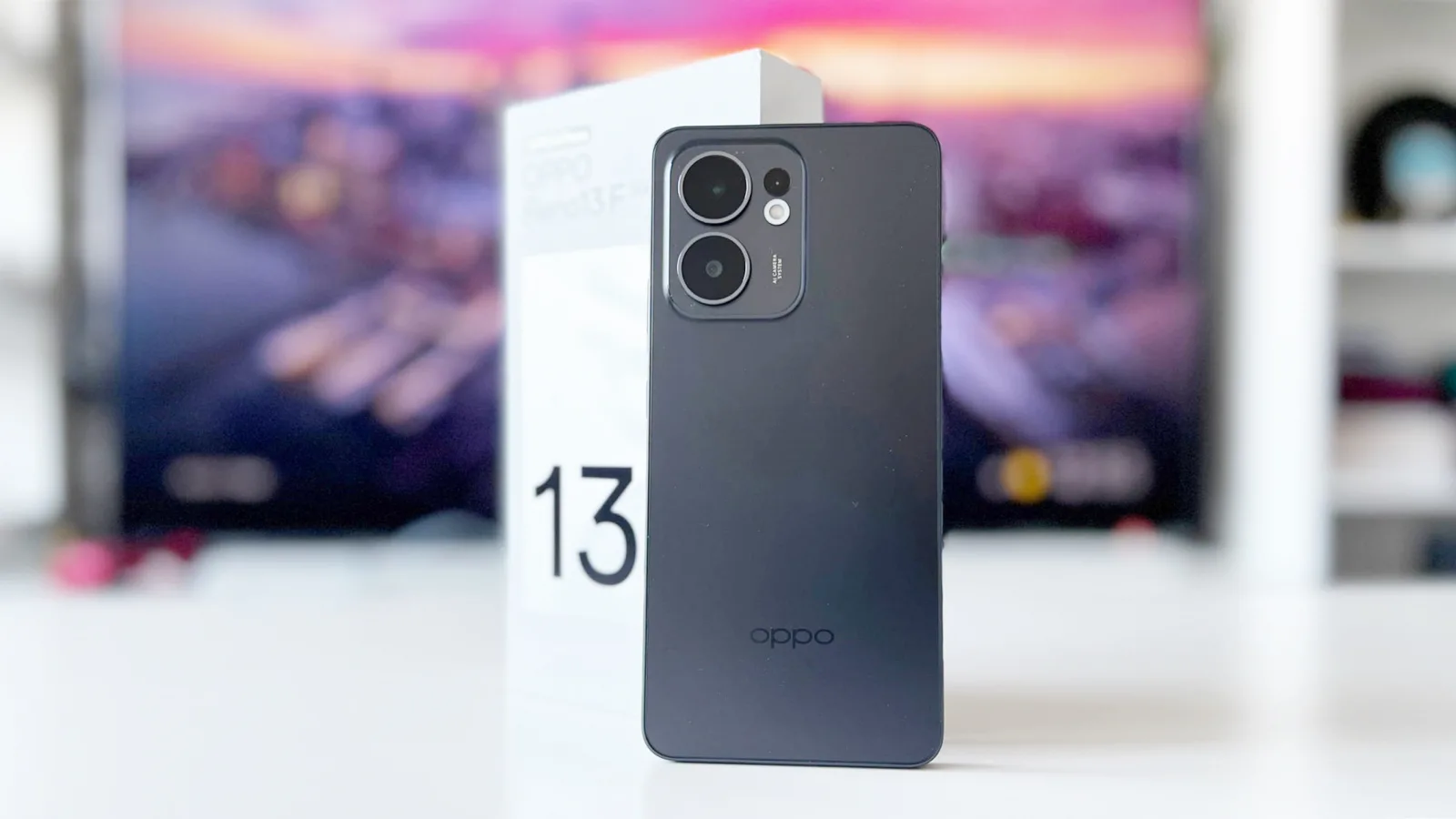 OPPO Reno13 F: Hardware cu de toate, cu accent pe o mega baterie, cameră și ecran