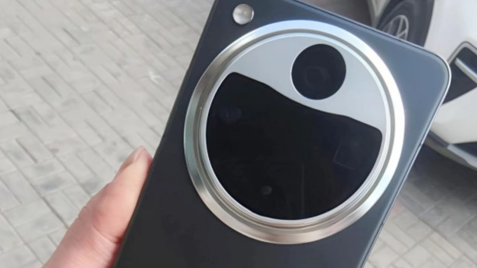 OPPO Find X8 Ultra are cea mai ciudată cameră din ultima vreme; Scapă şi Find X8 Next şi data de lansare