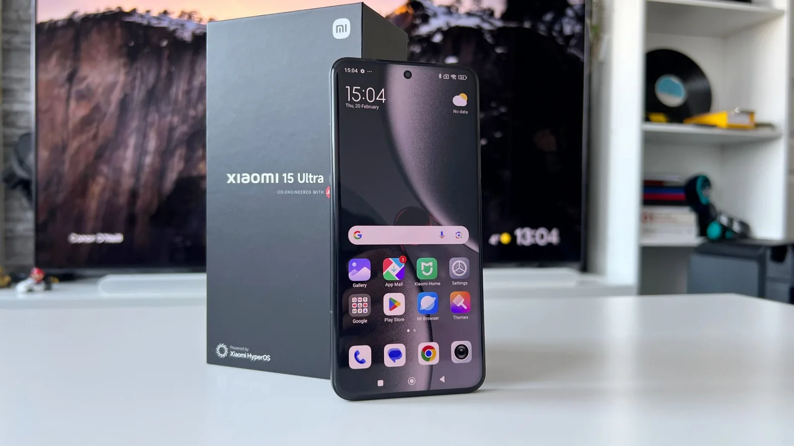 Xiaomi 15 Ultra Unboxing: cameraphone Leica de 2025, cu extra AI, lungimi focale peste medie, vrea să ia locul Xperia?