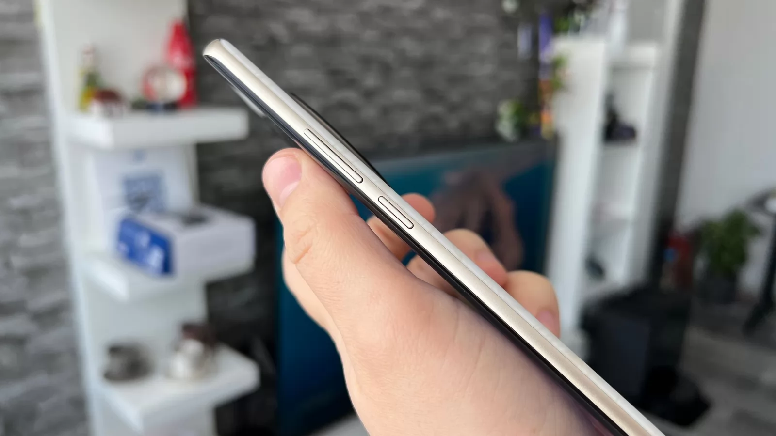realme 14 Pro: Hardware mid-range cu upgrade-uri față de predecesor, bateria clar în centrul atenției