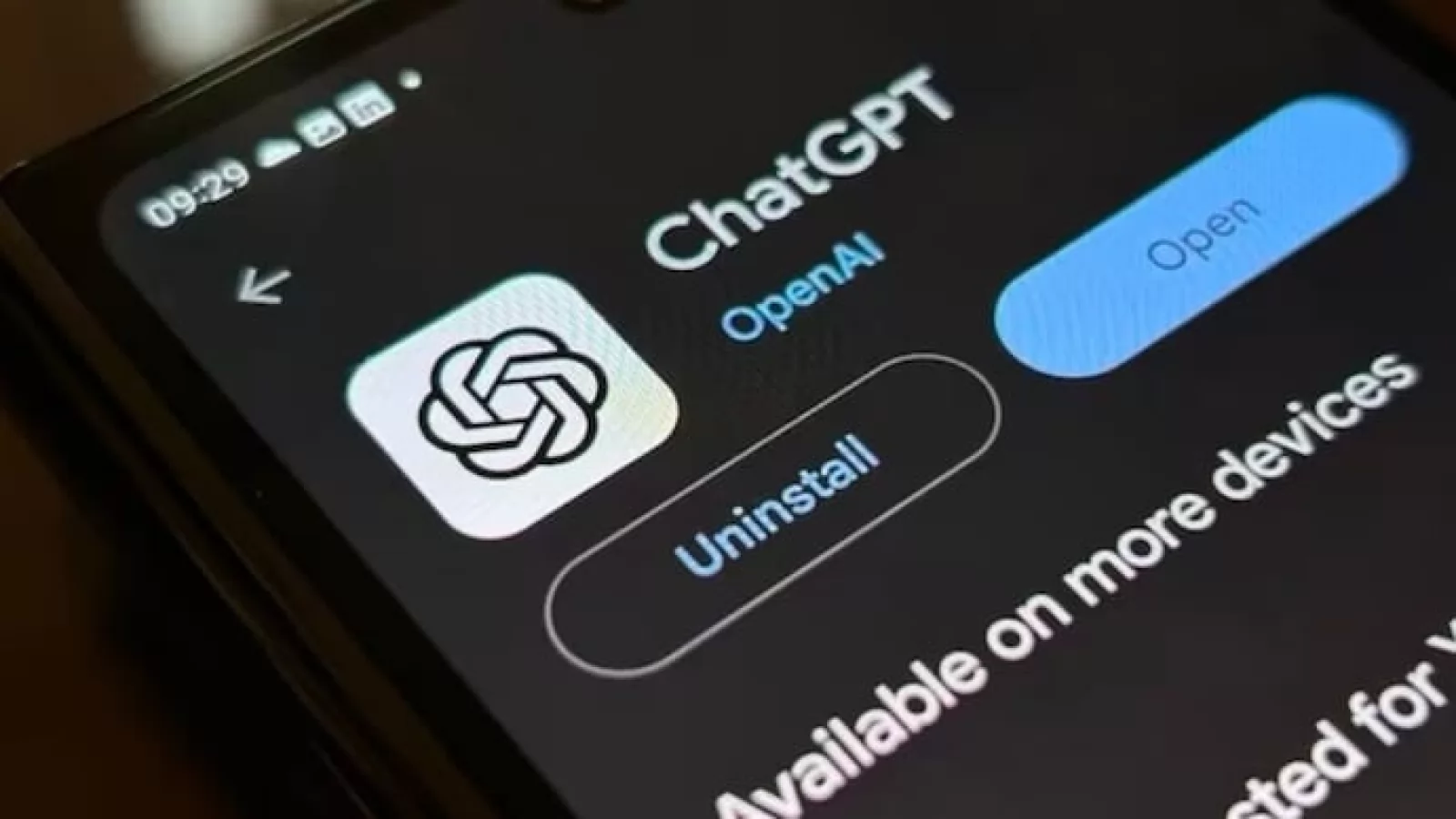 Google Gemini are concurență serioasă pe Android; ChatGPT poate fi setat ca asistent digital implicit