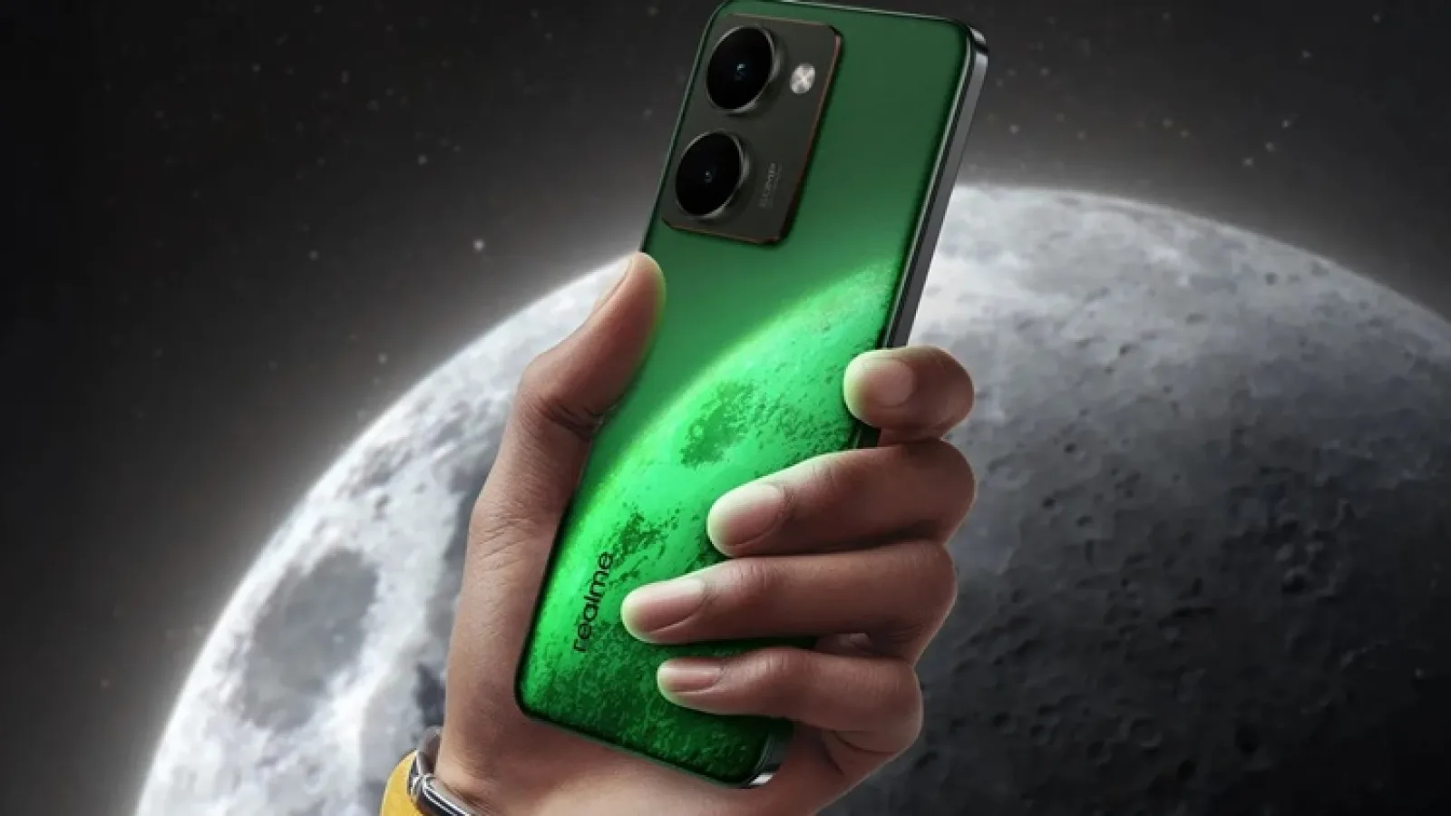 Cât de "ultra" este noul realme P3 Ultra? Are 12 GB RAM și un spate care luminează în întuneric