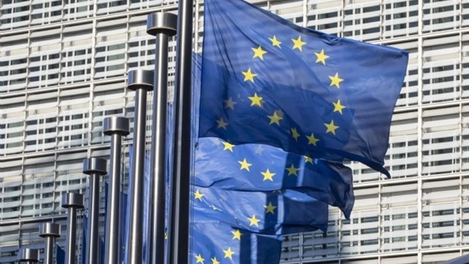 UE vrea să devină „continentul AI”; Plan ambițios cu reguli mai simple și infrastructură pentru dezvoltatori