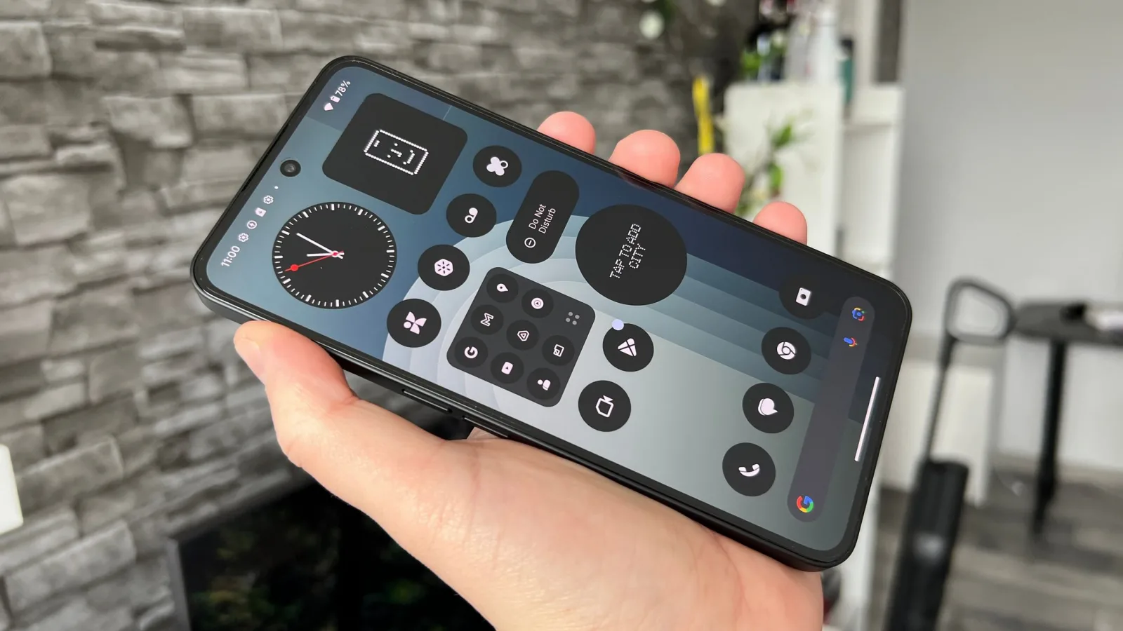 Nothing Phone (3a) Pro: OS, UI: experiență distinctă, între design curat şi AI experimental