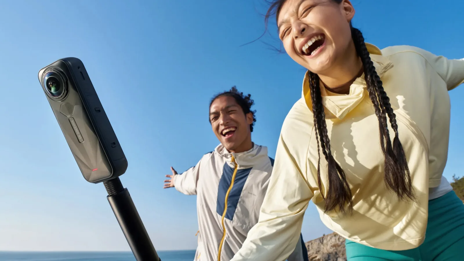 Insta360 X5 aduce filmare 8K și lentile interschimbabile; Camera de acțiune devine mai durabilă și mai flexibilă