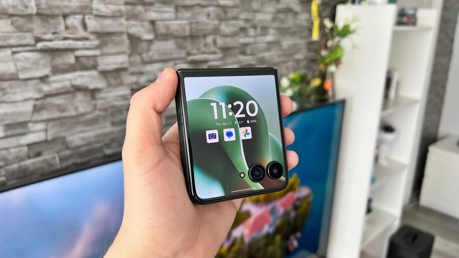 Motorola razr 60 Ultra: OS, UI cu Moto AI în frunte, acum mai productiv şi cu buton dedicat
