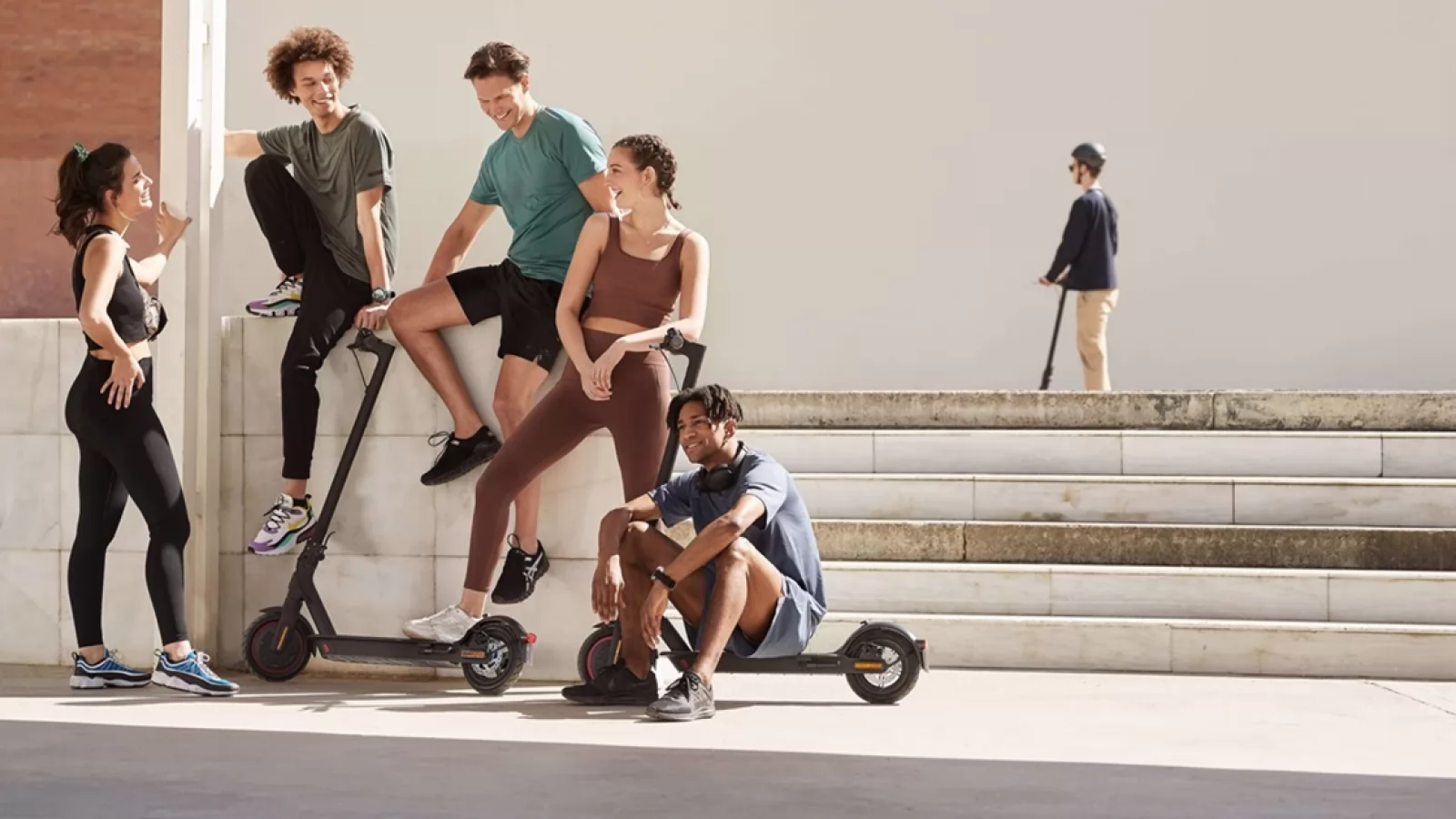 RESIGILATUL ZILEI #42: Xiaomi Mi Electric Scooter Pro 2 – autonomie 45 km, motor 300W, ideală pentru drumuri line și plimbări relaxante