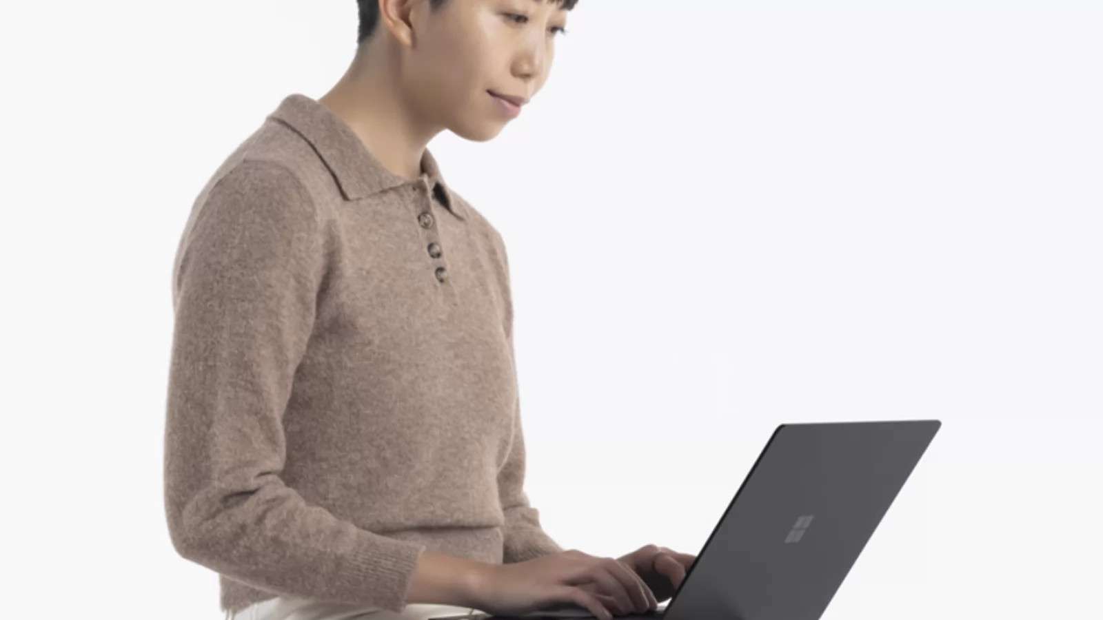 Microsoft dezvăluie noul Surface Laptop 2025 cu ecran de 13 inch, procesor Snapdragon X Plus