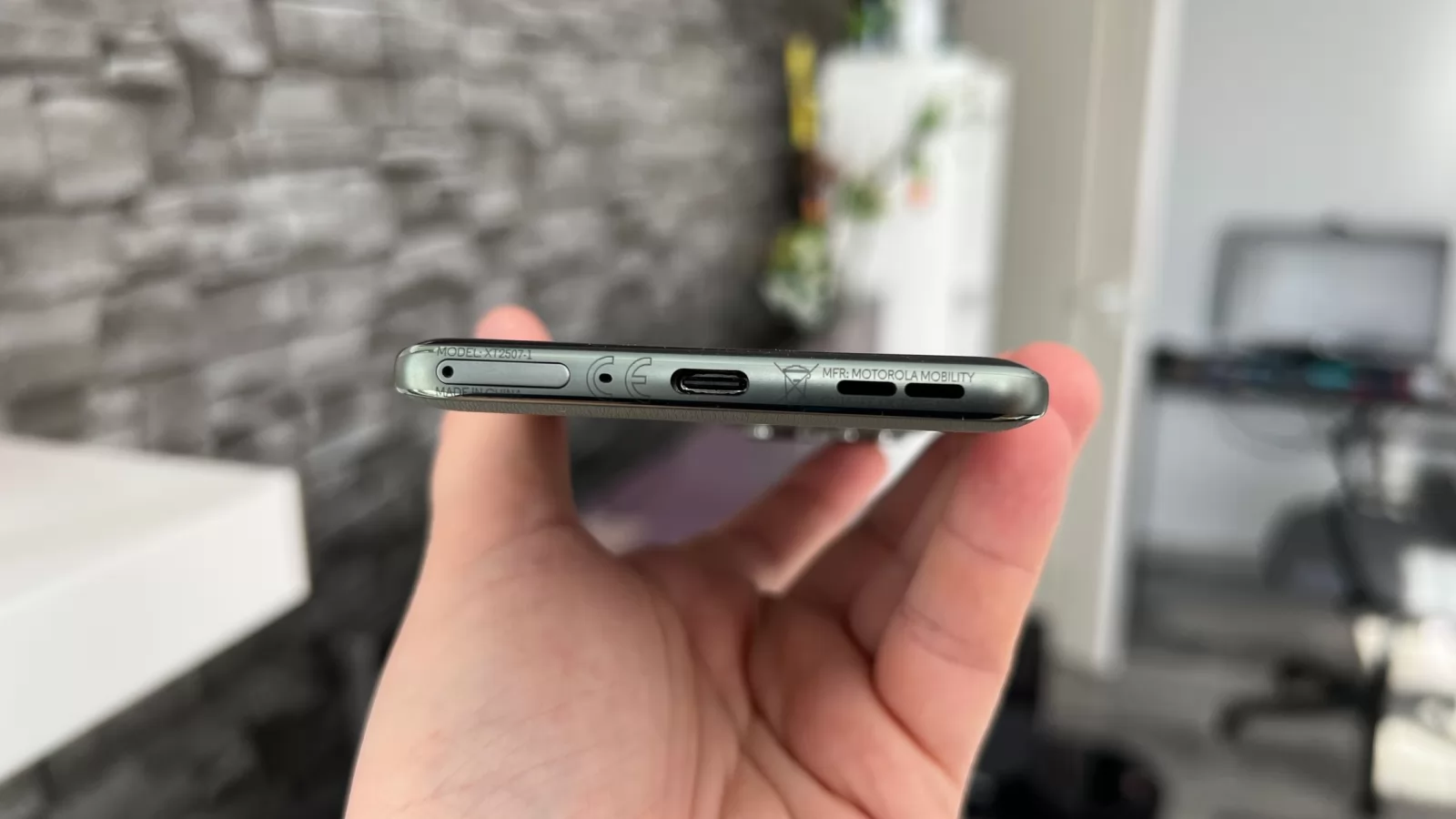 Motorola edge 60 Pro: Baterie Si/C de această dată, cu 6000 mAh puși la treabă mai degrabă la playback video