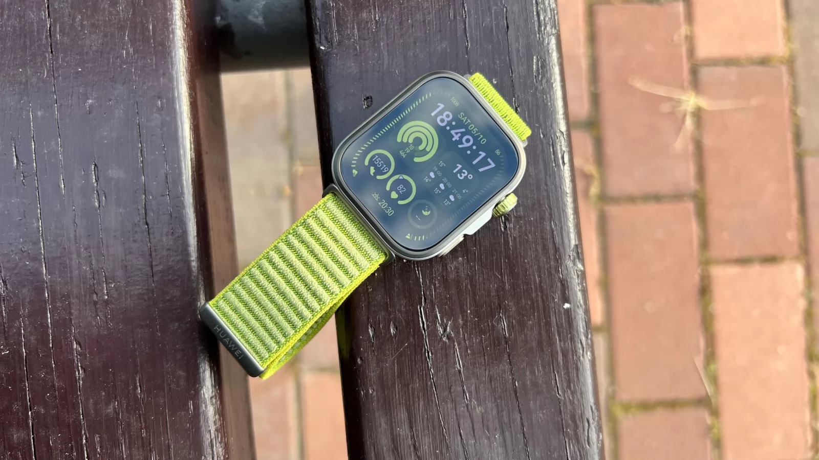 HUAWEI Watch Fit 4 Pro Review: Fitness, monitorizare sănătate și fashion într-un singur produs, gata de asortat la ținutele trendy de vară