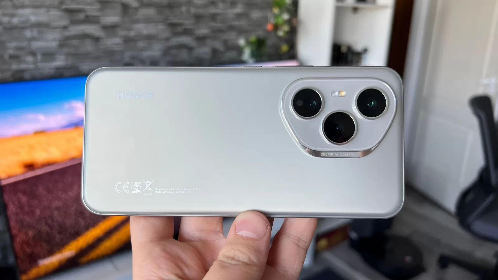 HONOR 400 Pro: Design ce aminteşte de... un frate mai mare