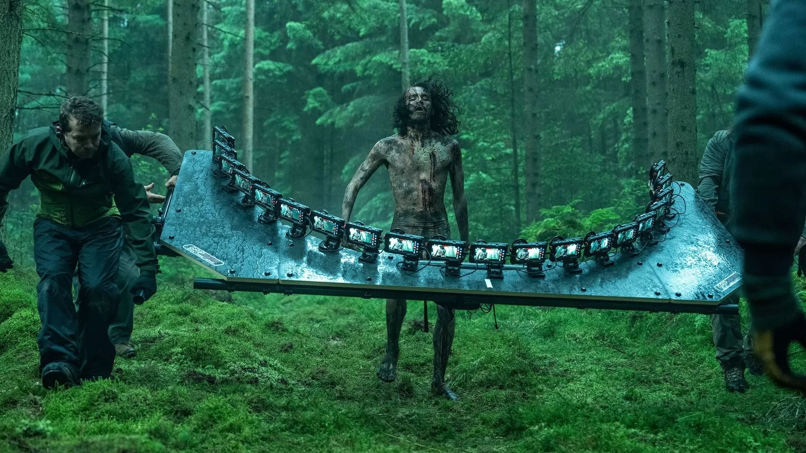 20 de iPhone-uri, un singur cadru; Danny Boyle filmează „28 Years Later” în stil bullet time