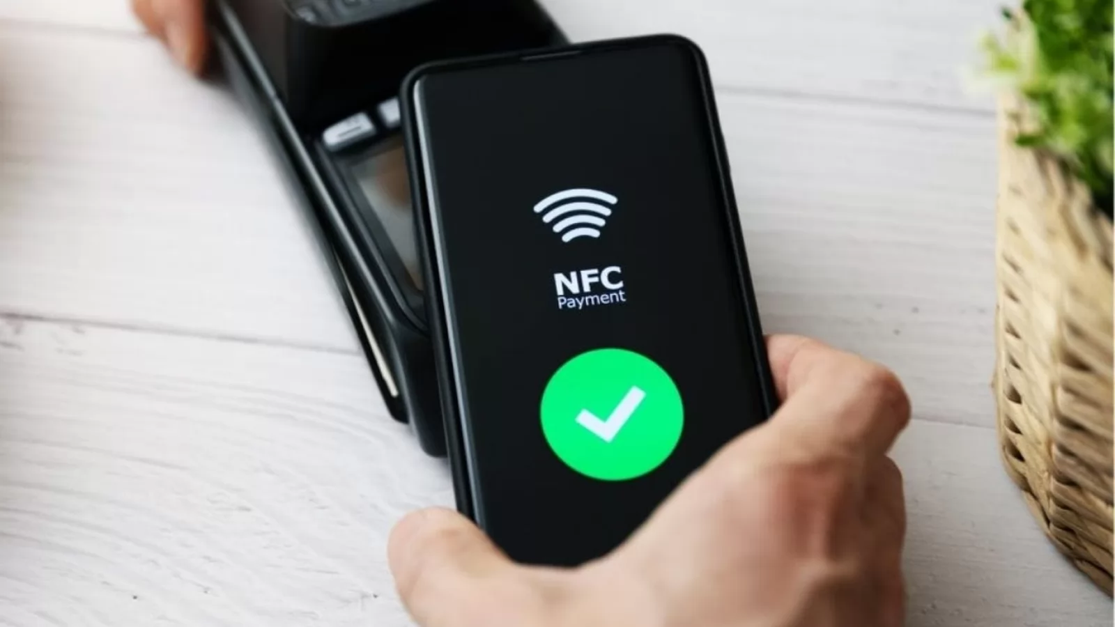 Chiar și NFC-ul primește upgrade! Versiunea 15 aduce o rază mai mare de acțiune și va sosi pe smartphone-uri începând din 2026