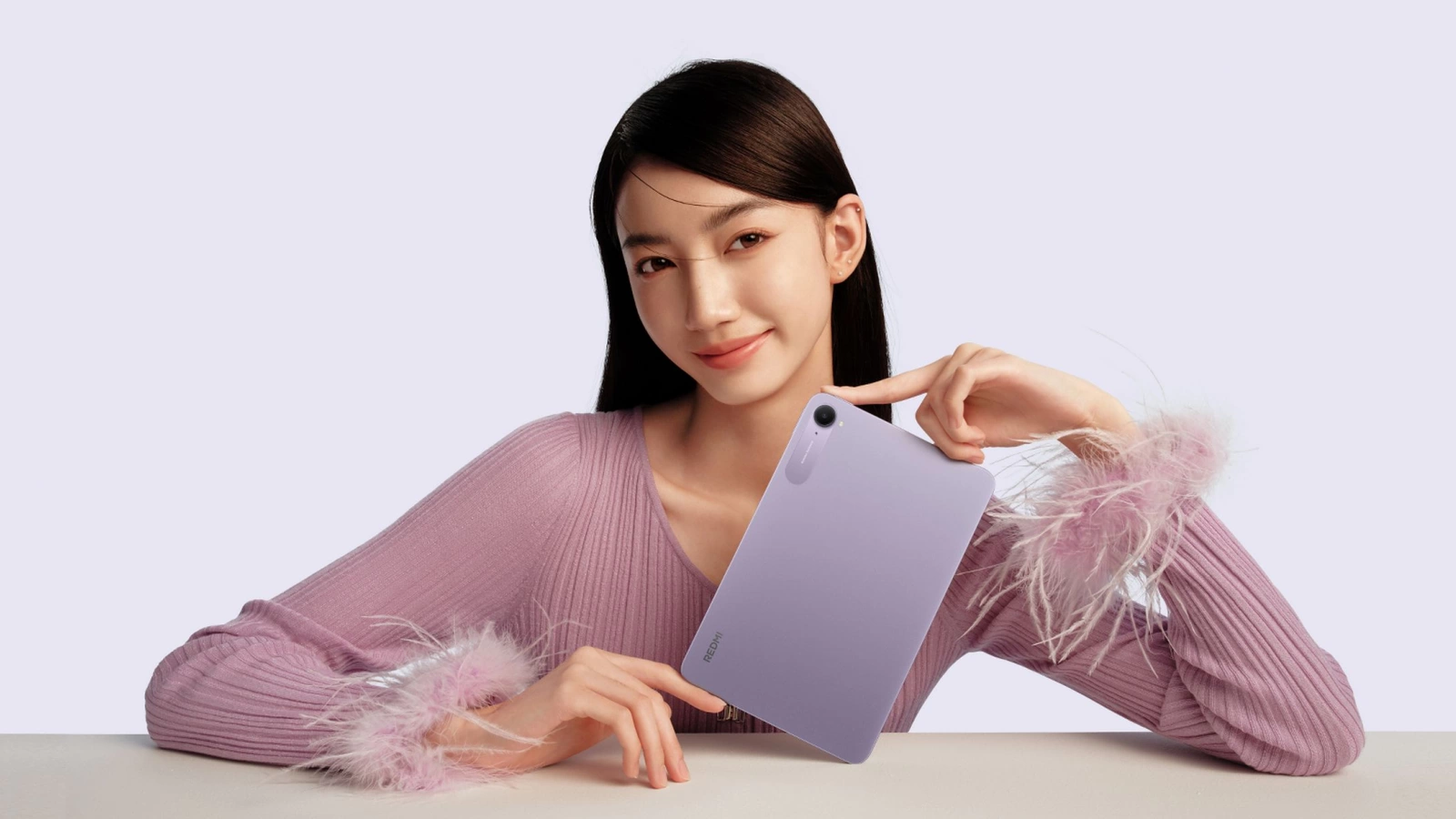 Xiaomi lansează o tabletă compactă de gaming: Redmi K Pad vine cu ecran de 8.8 inch 165 Hz, procesor Dimensity 9400+ și 16 GB RAM