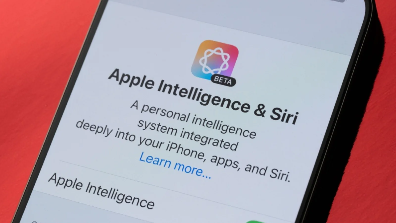 Siri ar putea primi în sfârșit un upgrade serios! Apple analizează colaborări cu OpenAI și Anthropic
