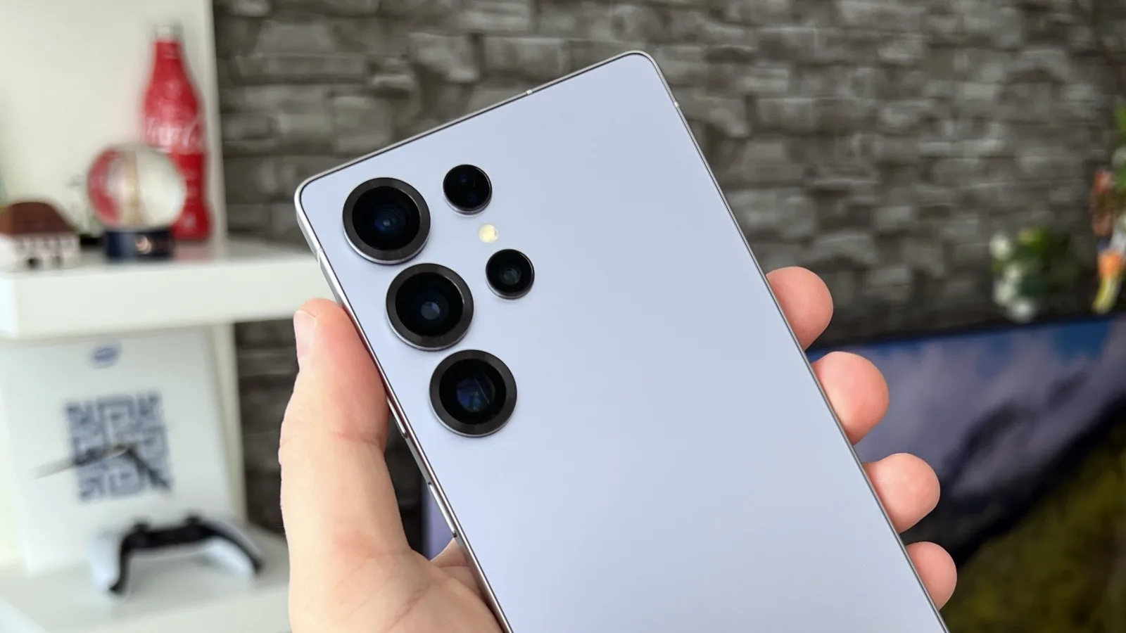 Samsung Galaxy S26 Ultra va folosi aceeași cameră telephoto integrată pe Galaxy S24 și S25 Ultra; Upgrade-ul promis devine incert