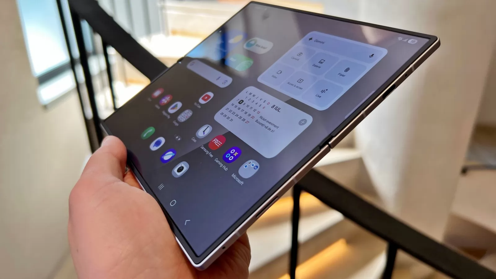 Înlocuirea ecranului pliabil de pe Galaxy Z Fold7 te va costa aproape 40% din cât dai pe telefon 