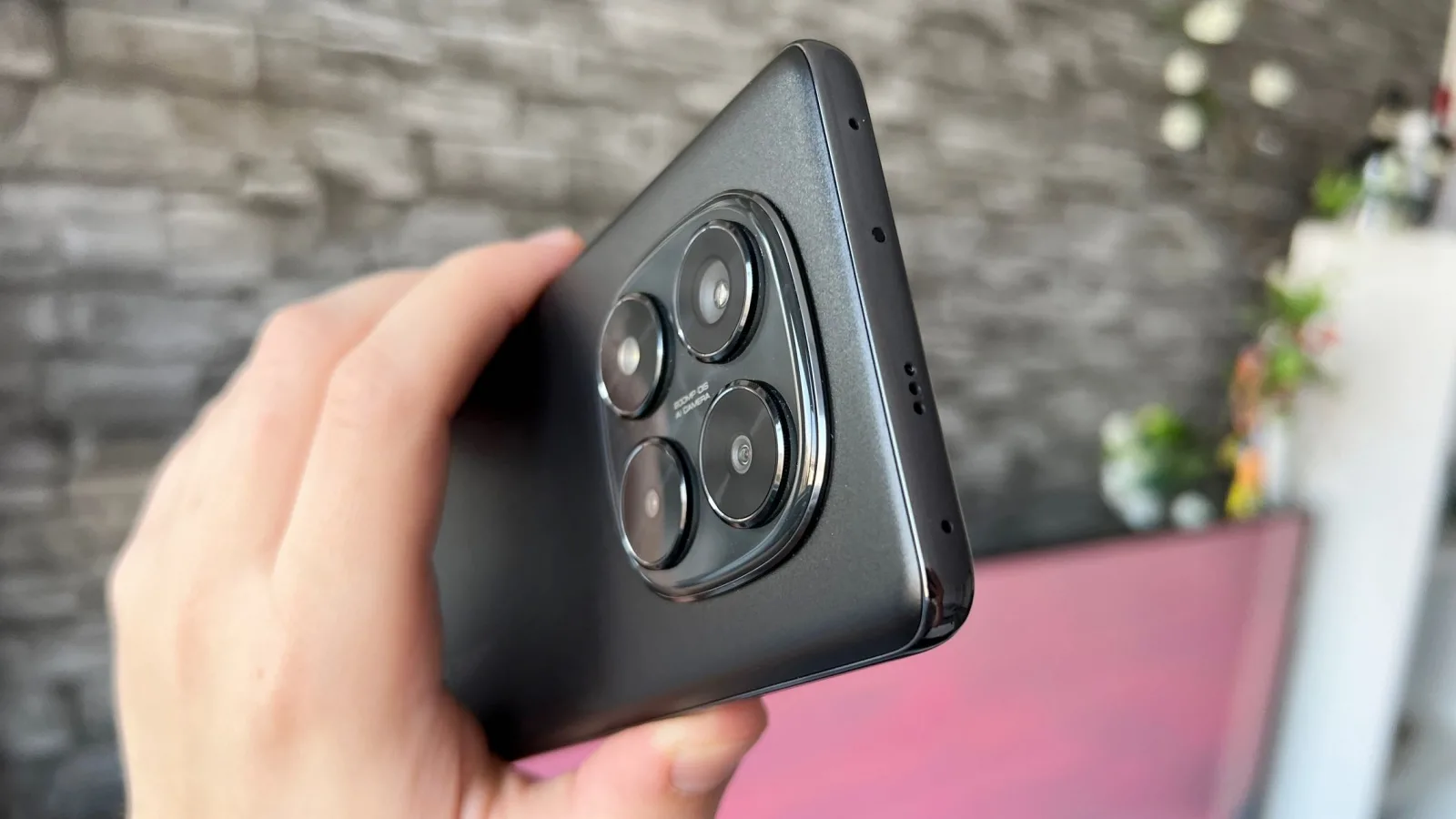 Redmi Note 15 Pro+ certificat în China drept primul telefon Redmi ce oferă conexiune prin satelit