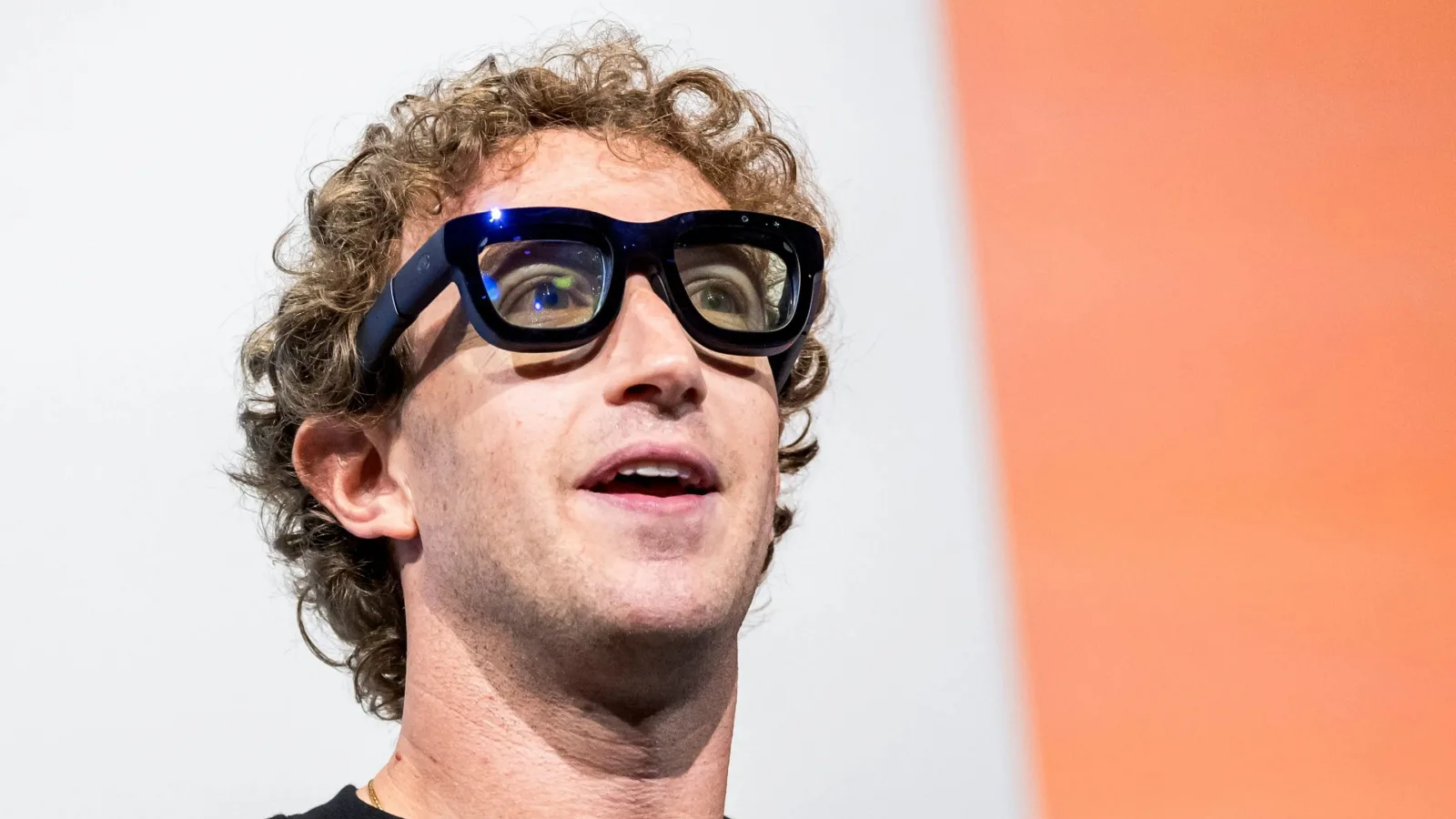 Mark Zuckerberg mizează pe ochelari inteligenți, susține că oamenii ce nu folosesc AI vor fi în „dezavantaj cognitiv” în viitor