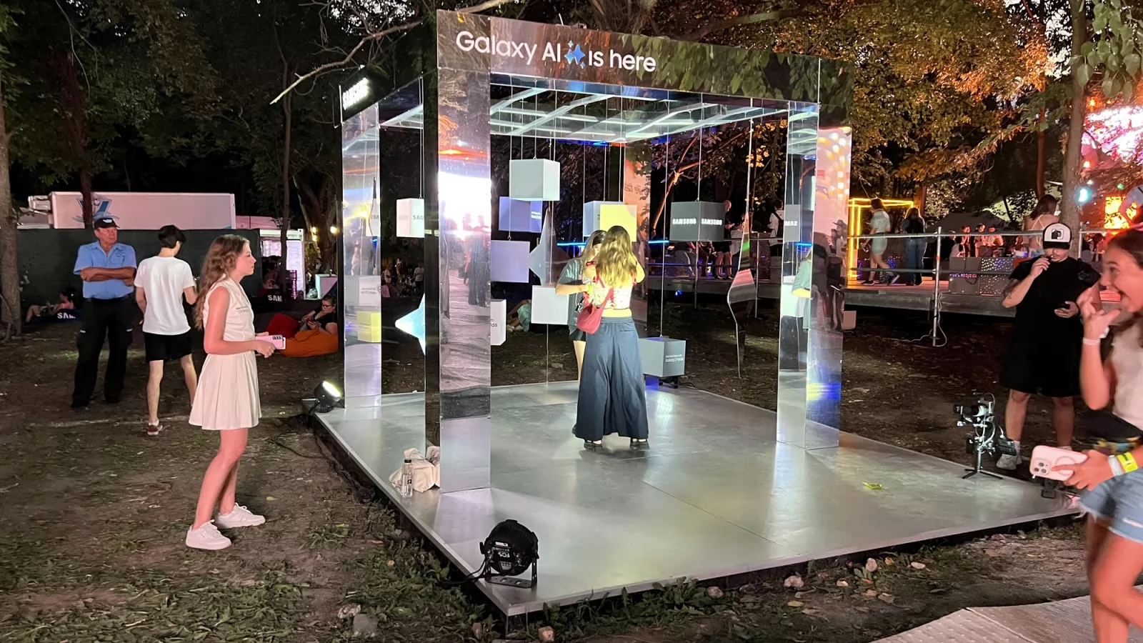 Samsung te așteaptă la Summer Well 2025 cu experiențe interactive chiar pe aleea principală a festivalului; Sunt și premii (Fold7, Flip7 FE)