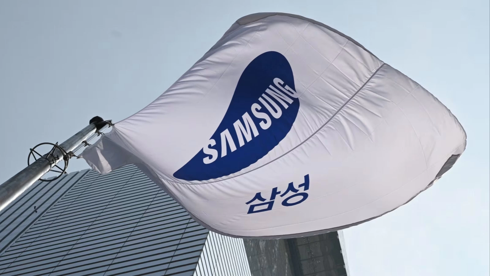 Apple trece la senzori foto fabricați în SUA pentru iPhone; Samsung va produce noile module în Austin, Texas