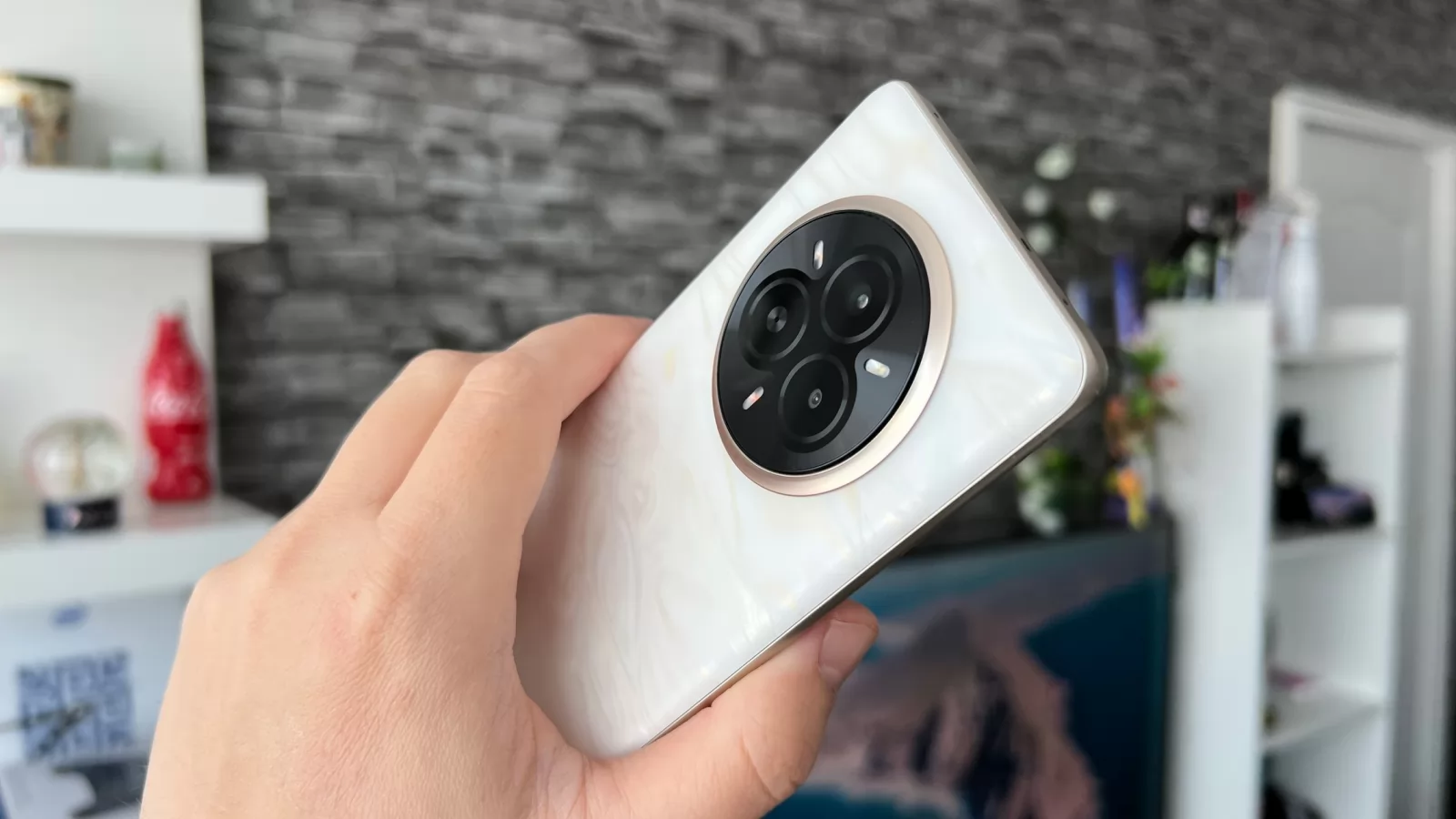 realme își modifică politica de actualizări software: Seriile realme 14 și realme 15 vor primi până la 4 ani de update-uri