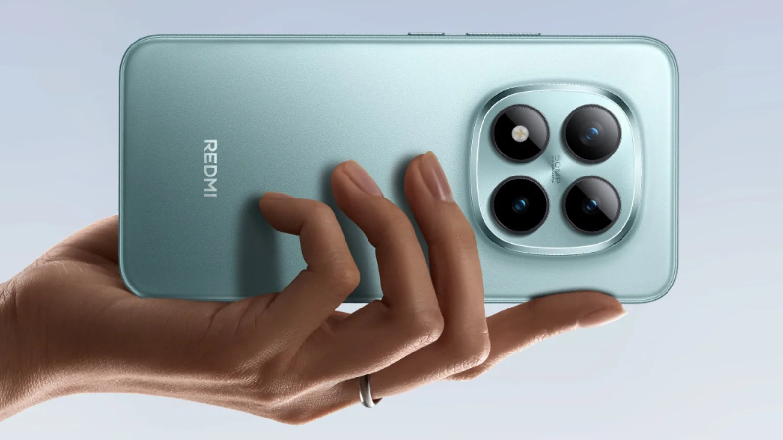 Xiaomi lansează oficial Redmi Note 15 Pro Plus în China; primul telefon cu Snapdragon 7s Gen 4 și baterie de 7.000 mAh