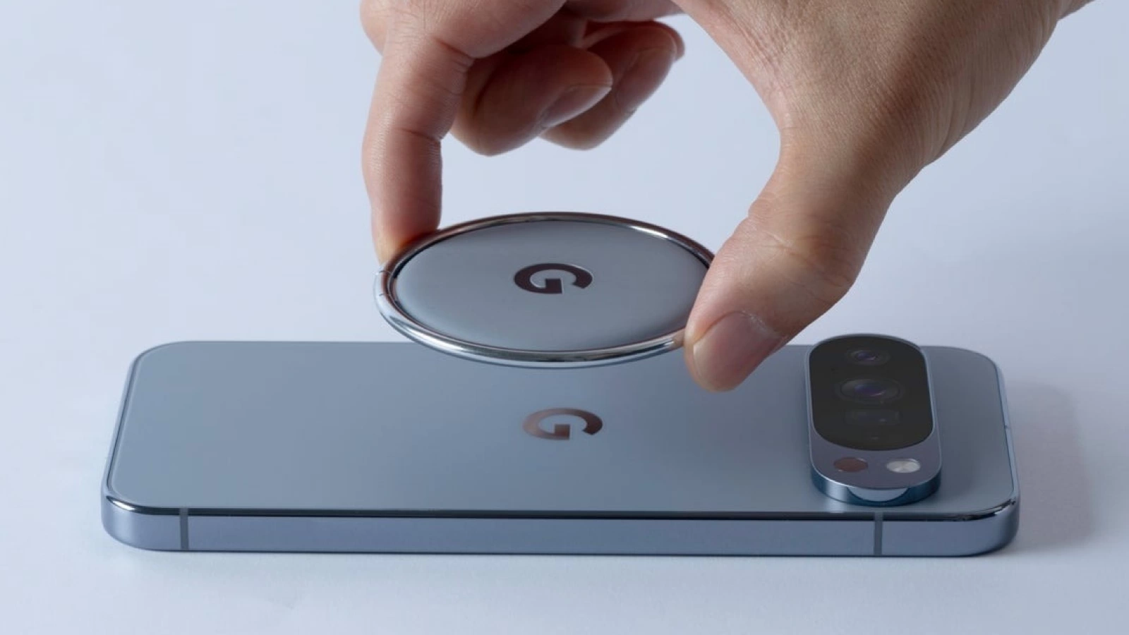 Seria Pixel 10 aduce Pixelsnap: Accesorii compatibile „MagSafe” pentru încărcare rapidă Qi2 și atașare magnetică