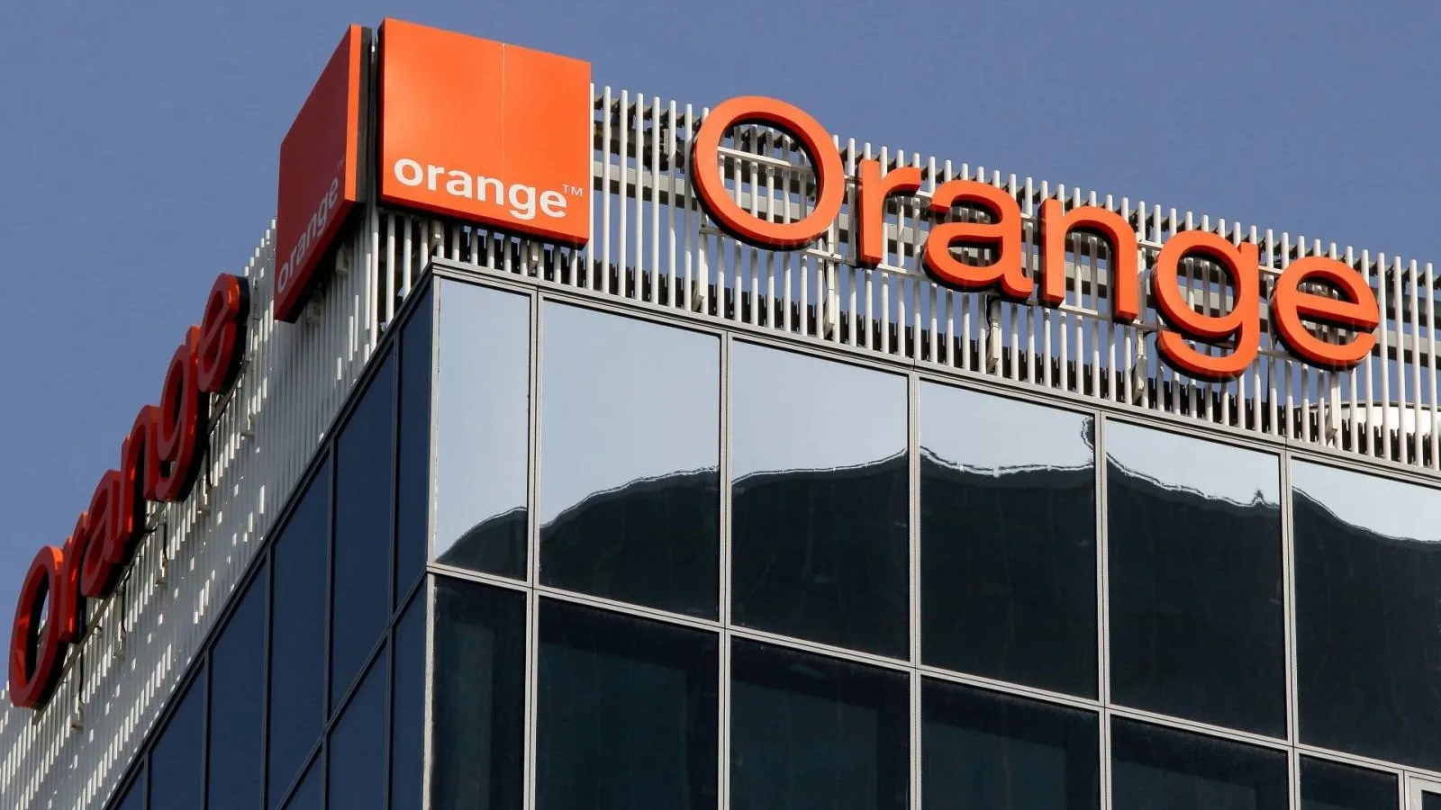 Orange scumpește pachetul Supreme cu 7 lei; noul tarif este 55 lei pe lună