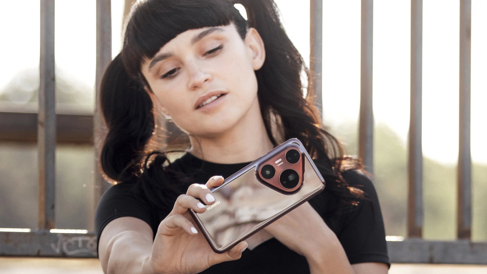 HUAWEI Pura 80 Ultra apare în noul videoclip al Irinei Rimes; camera principală a fost folosită exclusiv pentru filmare