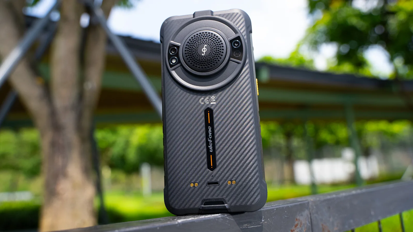 Ulefone lansează RugKing, un telefon robust cu boxă de 126 dB și baterie de 9600mAh; preț promoțional de lansare: 150 dolari