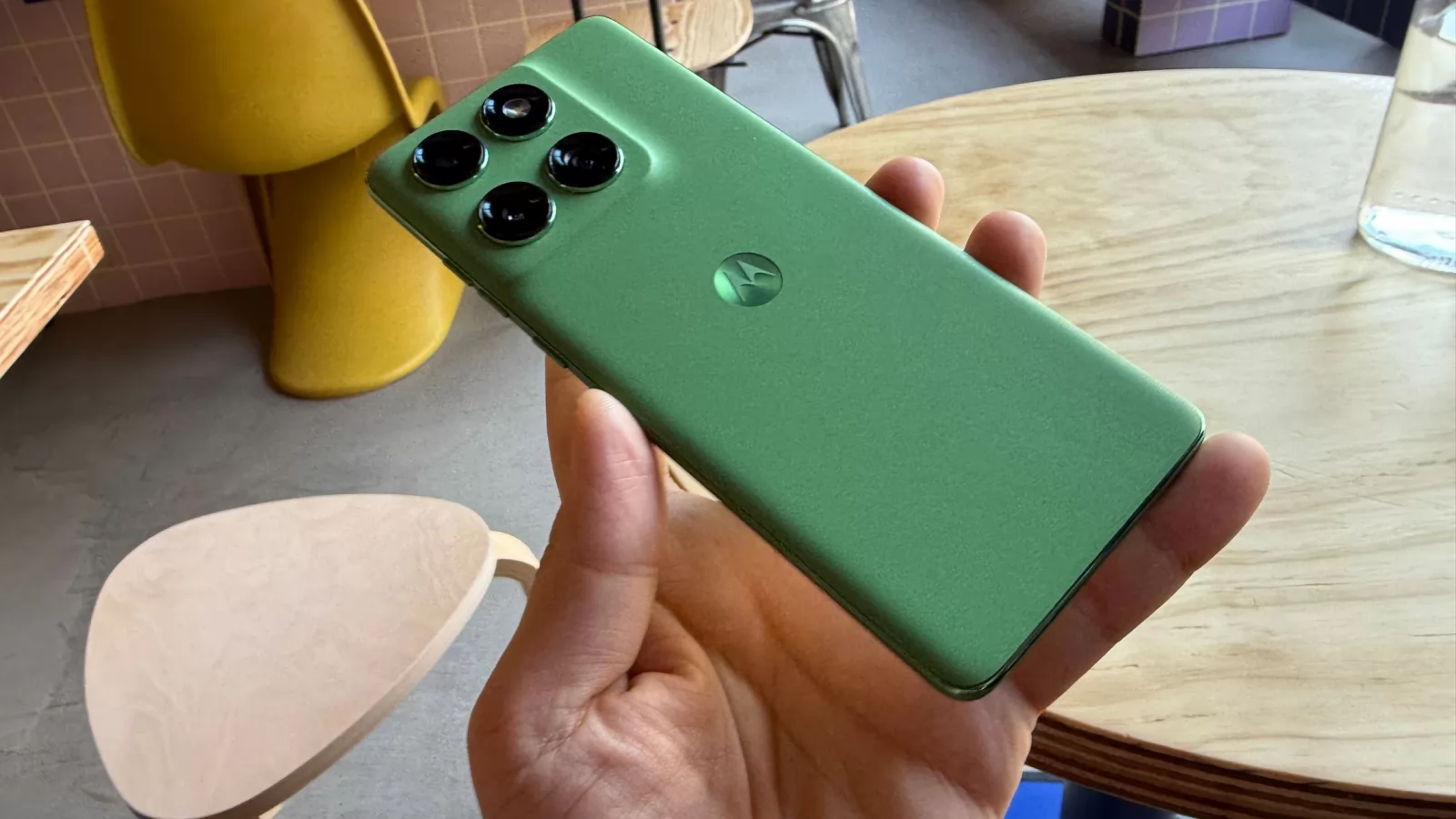 Motorola edge 60: Baterie de cursă medie