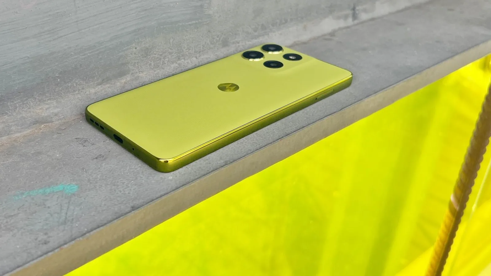 Motorola moto g86 Power: Hardware 1 la 1 cu G86, în afară de baterie, serios upgradată