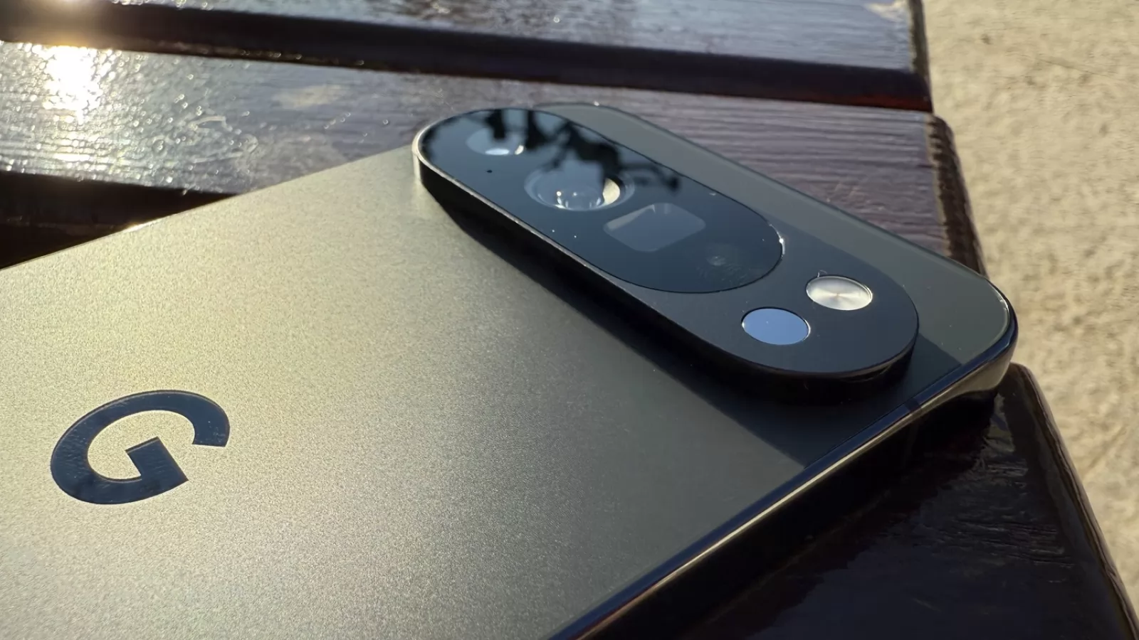 Google Pixel 10 Pro XL: Cameră bună ziua, noaptea... nu prea