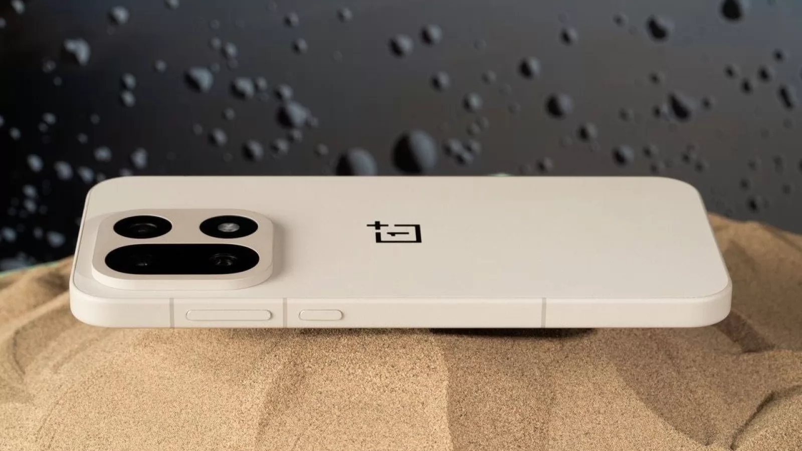 OnePlus 15 apare în fotografii detaliate și primește chiar și un teaser video; Designul e confirmat!