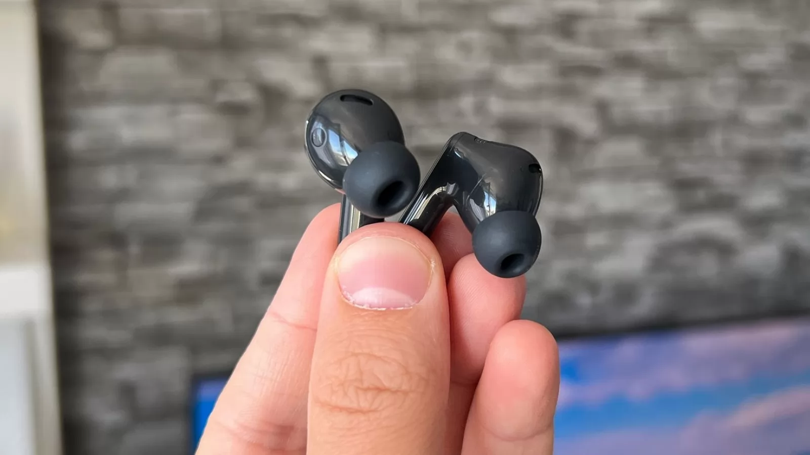 Huawei FreeBuds 7i Review: căşti pentru o toamnă cu vânt, cu microfon ce conduce sunet prin os, Head Tracking