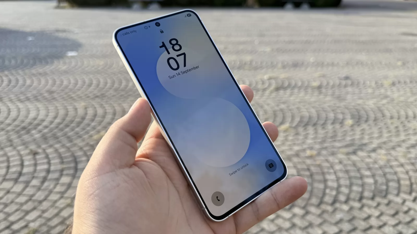 Samsung Galaxy S25 FE: Scoruri familiare în benchmark-uri, cu ceva throttling