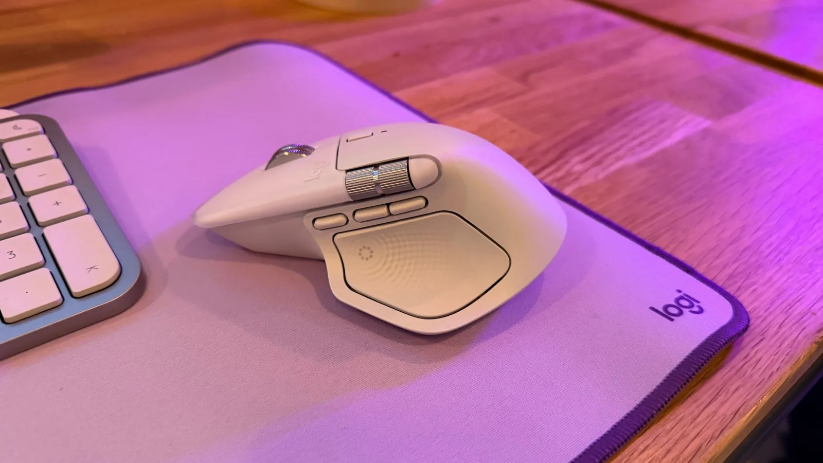 Am învăţat să lucrez ca un arhitect şi fotograf de modele cu Logitech MX Master 4, la lansarea sa (Video)
