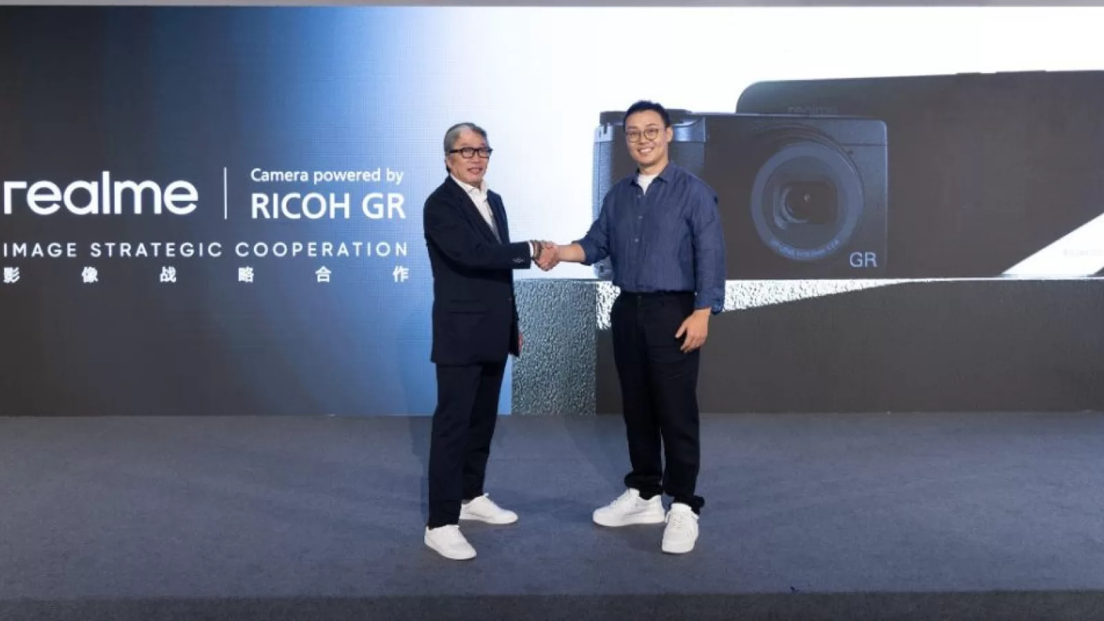 Ce aduce realme GT 8 Pro pe partea foto ca urmare a parteneriatului cu Ricoh? Filtre, stiluri foto iconice