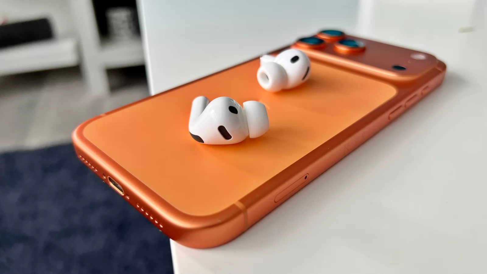 Apple AirPods Pro 3 Review: primele căşti wireless cu senzor de puls şi confort sporit