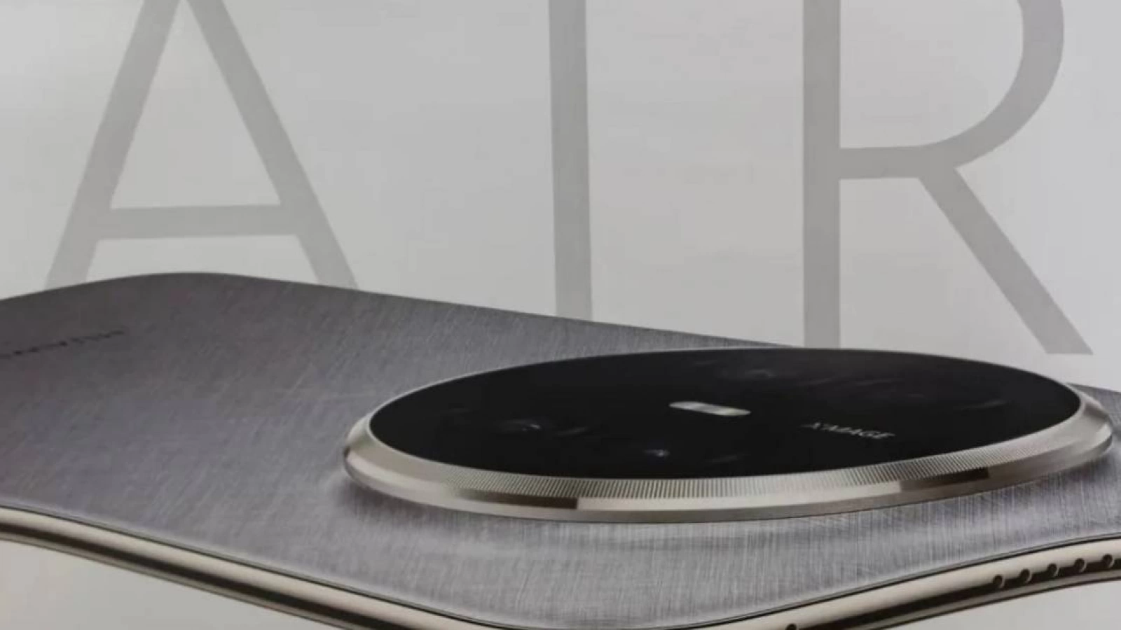 Telefonul „prea subţire” de la Huawei primeşte un poster: Mate 70 Air apare online (iar)