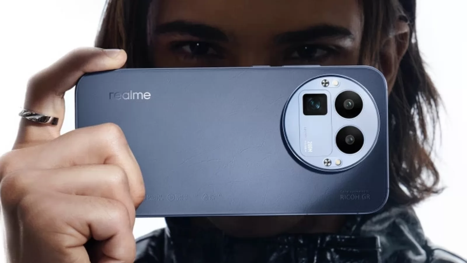 realme GT8 Pro așteptat din noiembrie și în Europa! Are 7000 mAh, Snapdragon 8 Elite Gen5