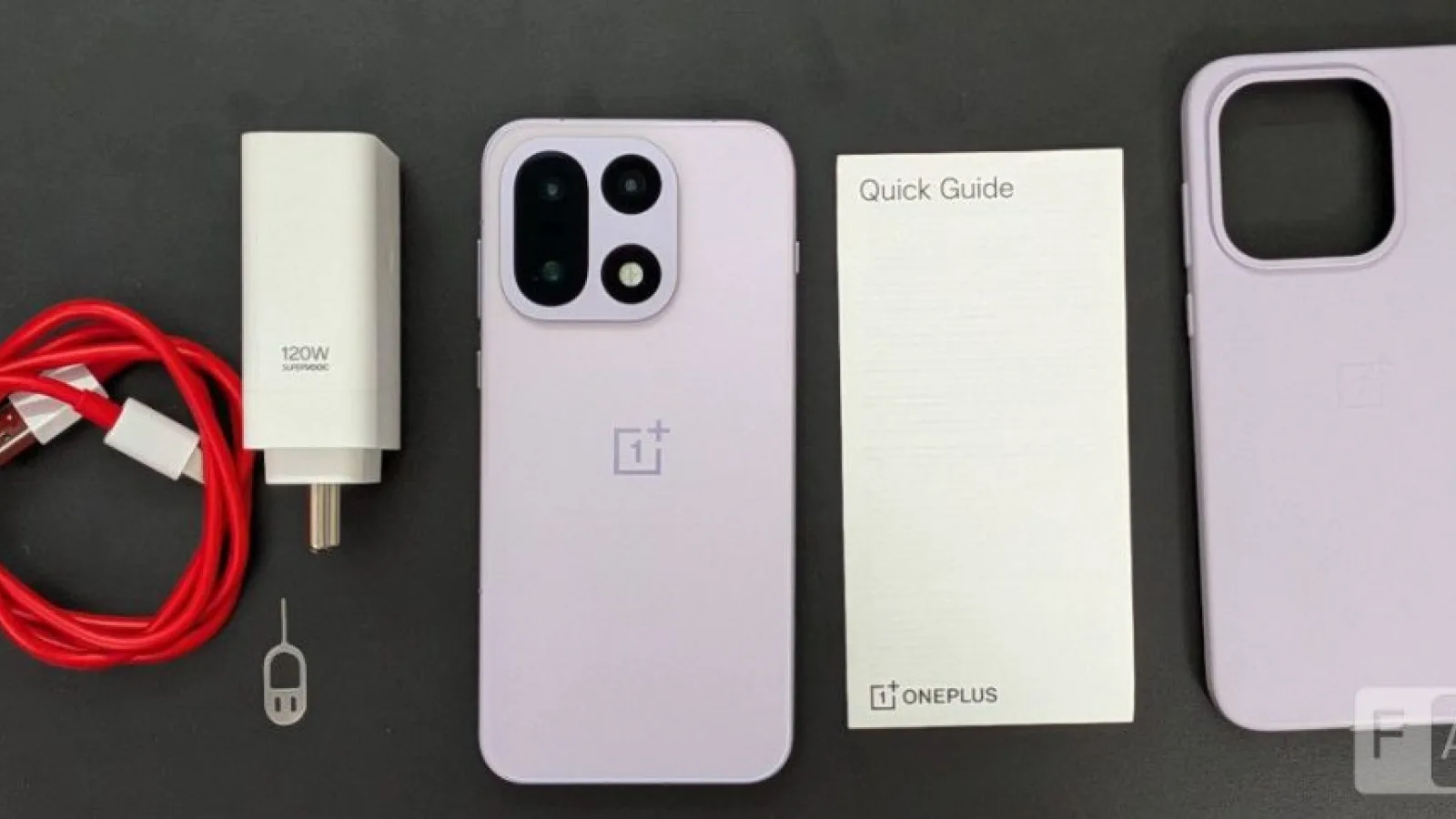 OnePlus 15 primește unboxing înainte de lansarea globală; Ce se află în cutie? 